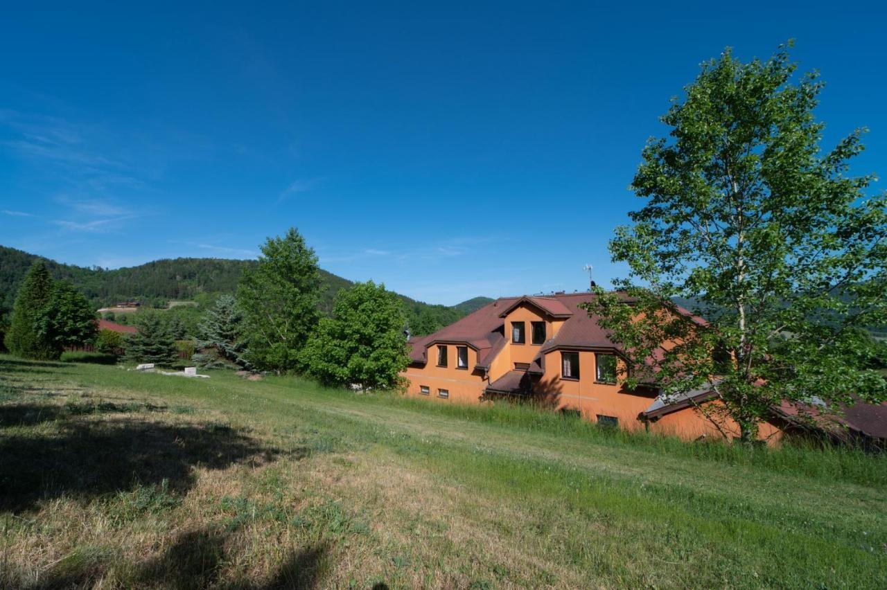 Formule Otel Perštejn Dış mekan fotoğraf