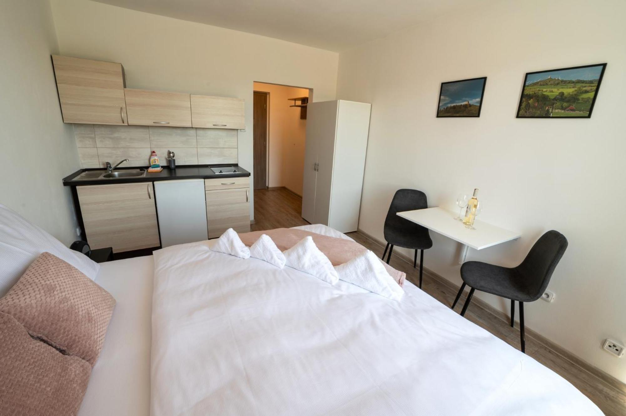 Formule Otel Perštejn Dış mekan fotoğraf