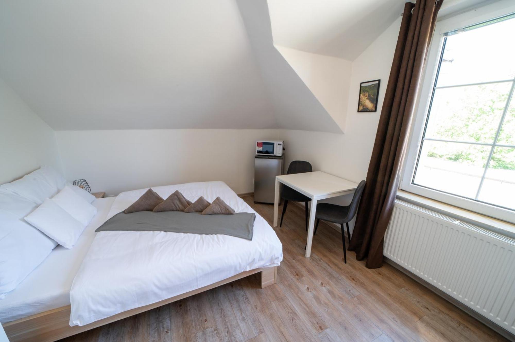 Formule Otel Perštejn Dış mekan fotoğraf