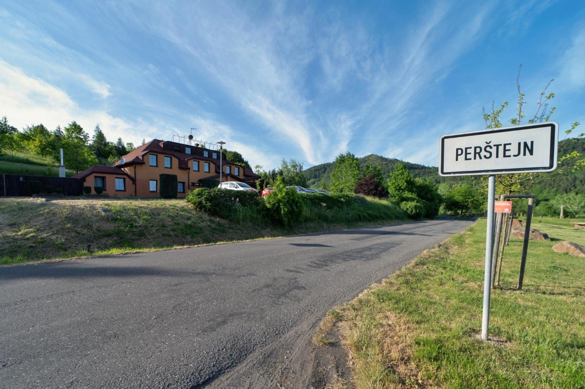 Formule Otel Perštejn Dış mekan fotoğraf